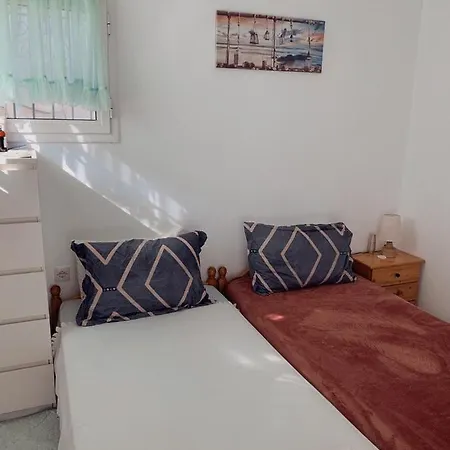 Homely 2-bedroom Close To The * Pefkochori