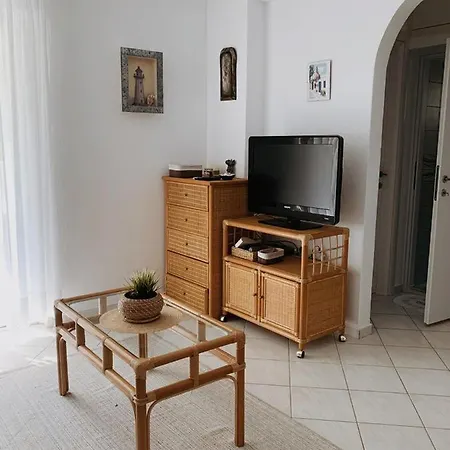 Homely 2-bedroom Close To The Appartamento *