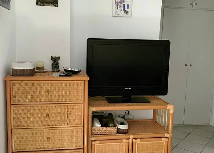 Apartamento Homely 2-bedroom Close To The *