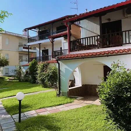 Homely 2-bedroom Close To The Apartment *