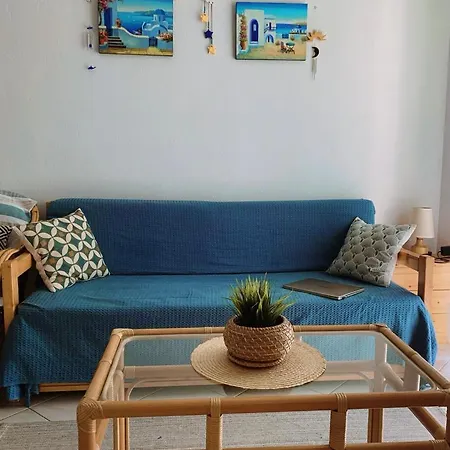 Homely 2-bedroom Close To The Apartment *