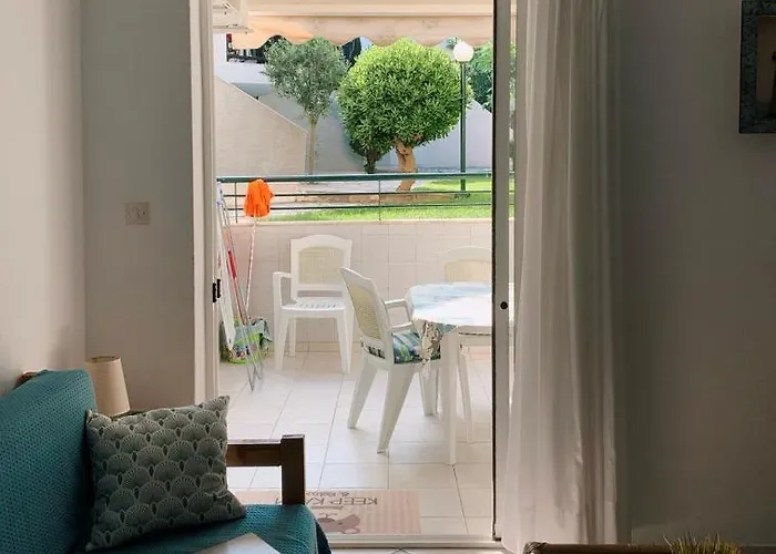 Homely 2-bedroom Close To The *
